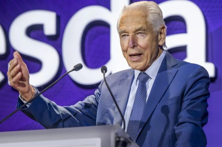 Folgt zumindest vorerst Klaus Schwab an der Spitze des WEF: Peter Brabeck-Letmathe. Foto: picture alliance/KEYSTONE | MARTIAL TREZZINI
