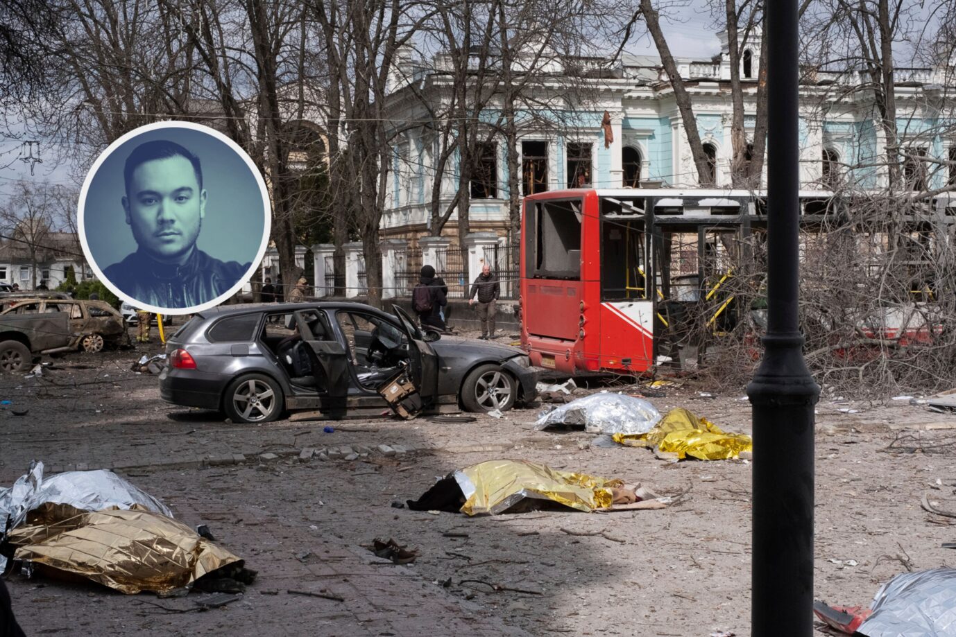 Das Foto zeigt eine Szene in Sumy nach dem Einschlag einer Rakete Russlands